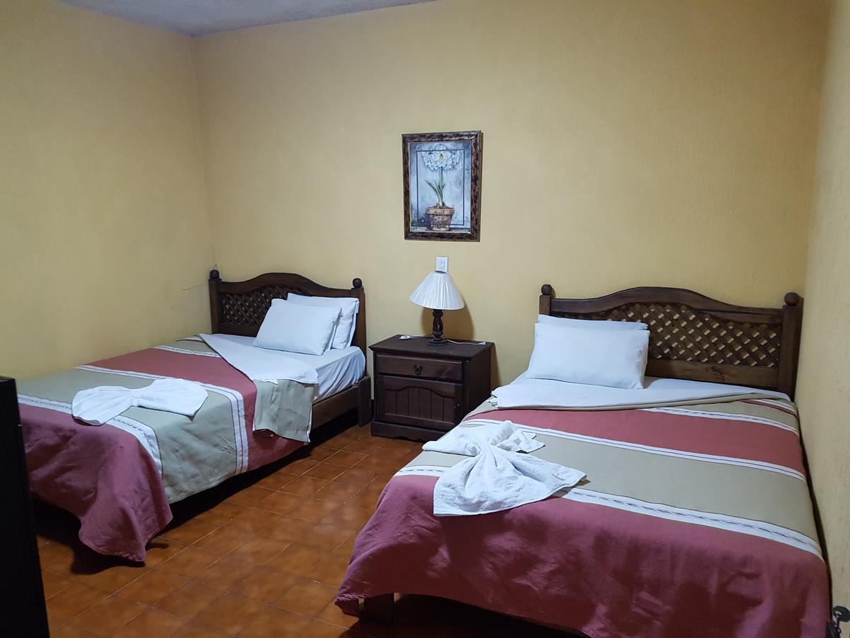 Hotel Nuevo Cupatitzio Uruapan  Bagian luar foto