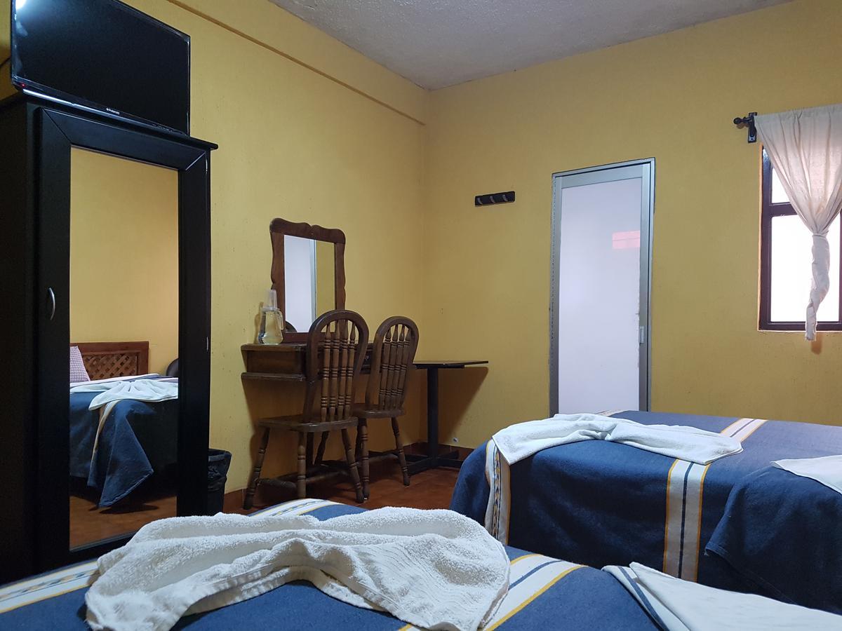 Hotel Nuevo Cupatitzio Uruapan  Bagian luar foto