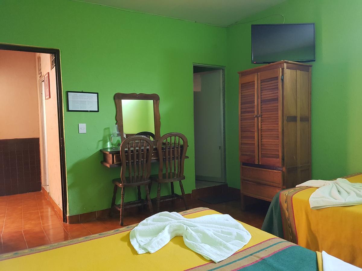 Hotel Nuevo Cupatitzio Uruapan  Bagian luar foto