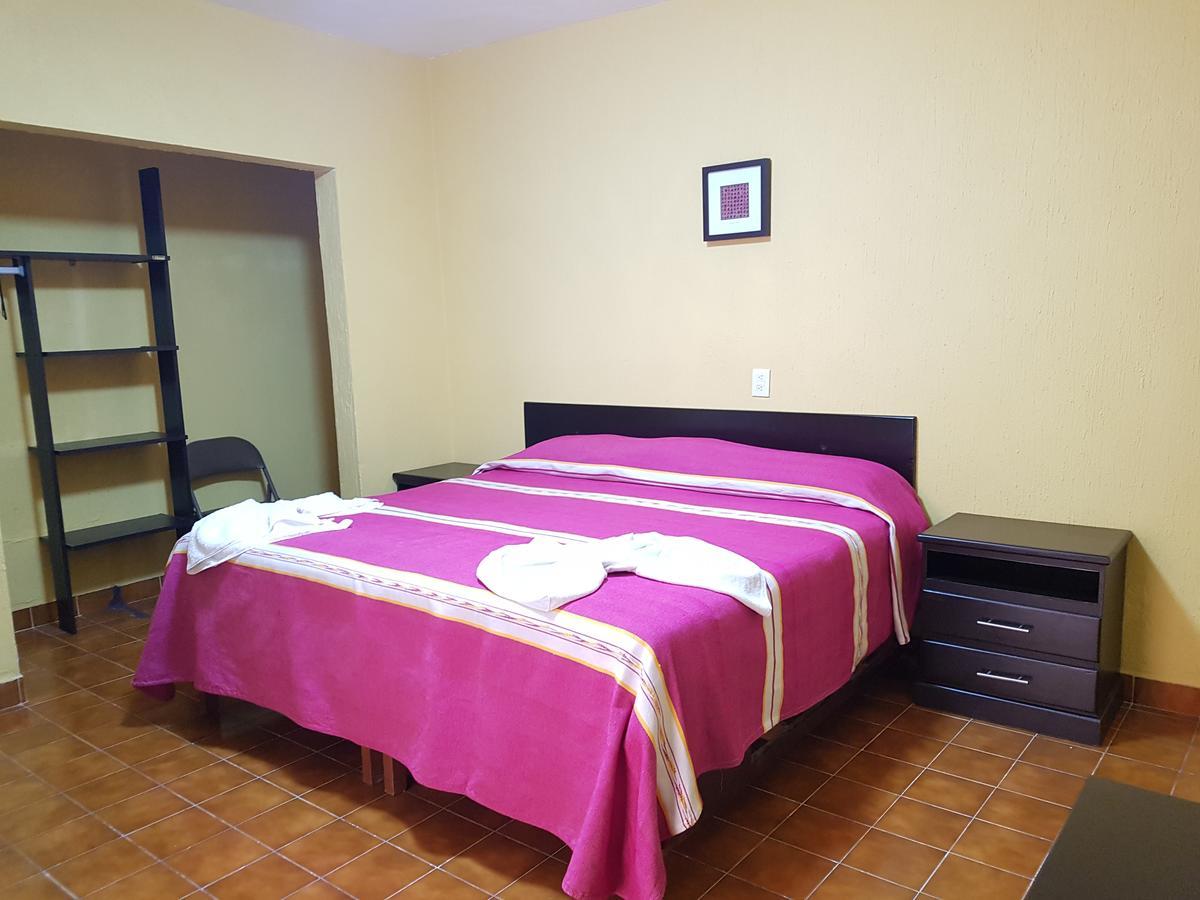 Hotel Nuevo Cupatitzio Uruapan  Bagian luar foto