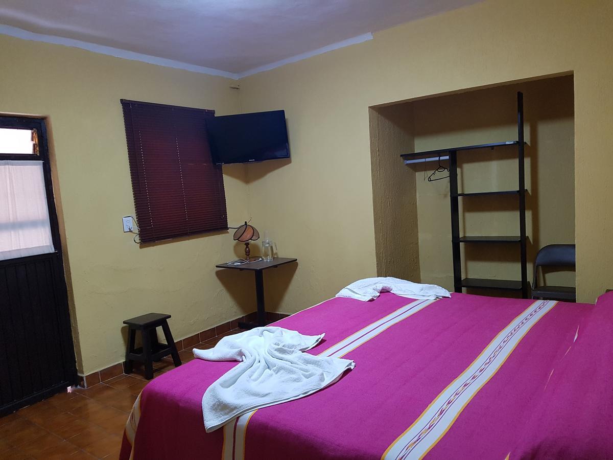 Hotel Nuevo Cupatitzio Uruapan  Bagian luar foto