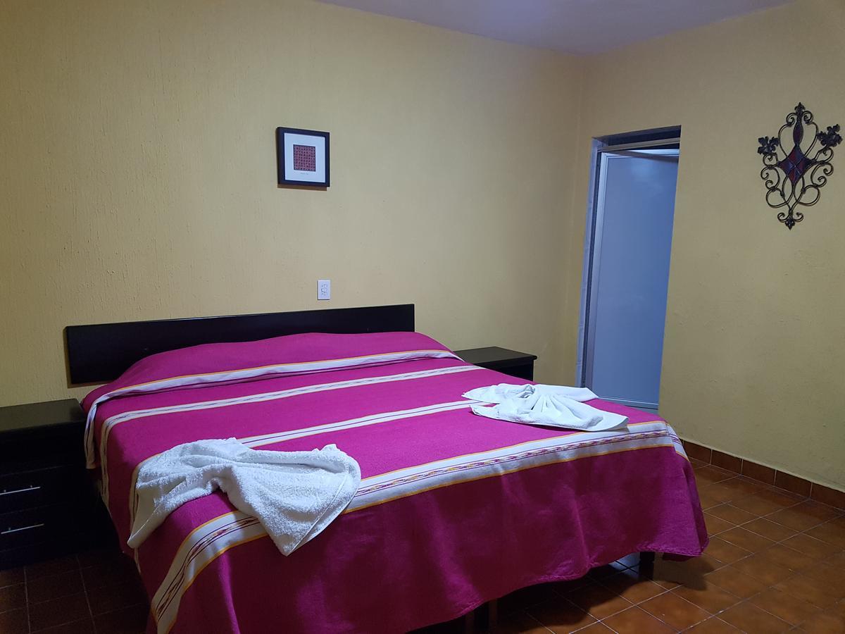 Hotel Nuevo Cupatitzio Uruapan  Bagian luar foto
